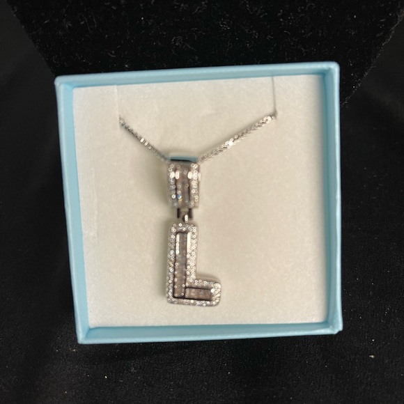 FASHION JEWELRY WOMEN’S SILVER COLOR STAINLESS STEEL CHAIN WITH MEDAL LETTER L - Picture 6 of 10